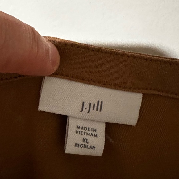 JJill V Neck Tee - Picture 3 of 9